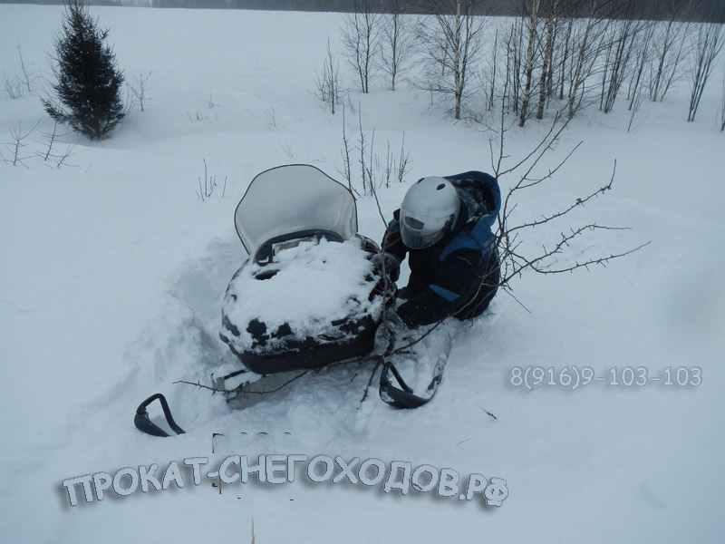 Смело зарываемся в снег во время спортивных маршрутов на снегоходах - от холода спасает теплая одежда от АТВ-ЛЭНД
